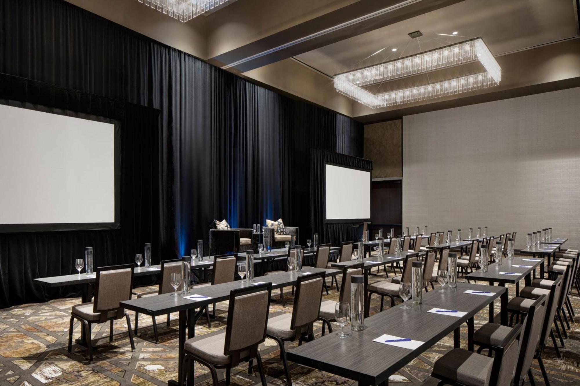 Delta By Marriott Dallas 4*