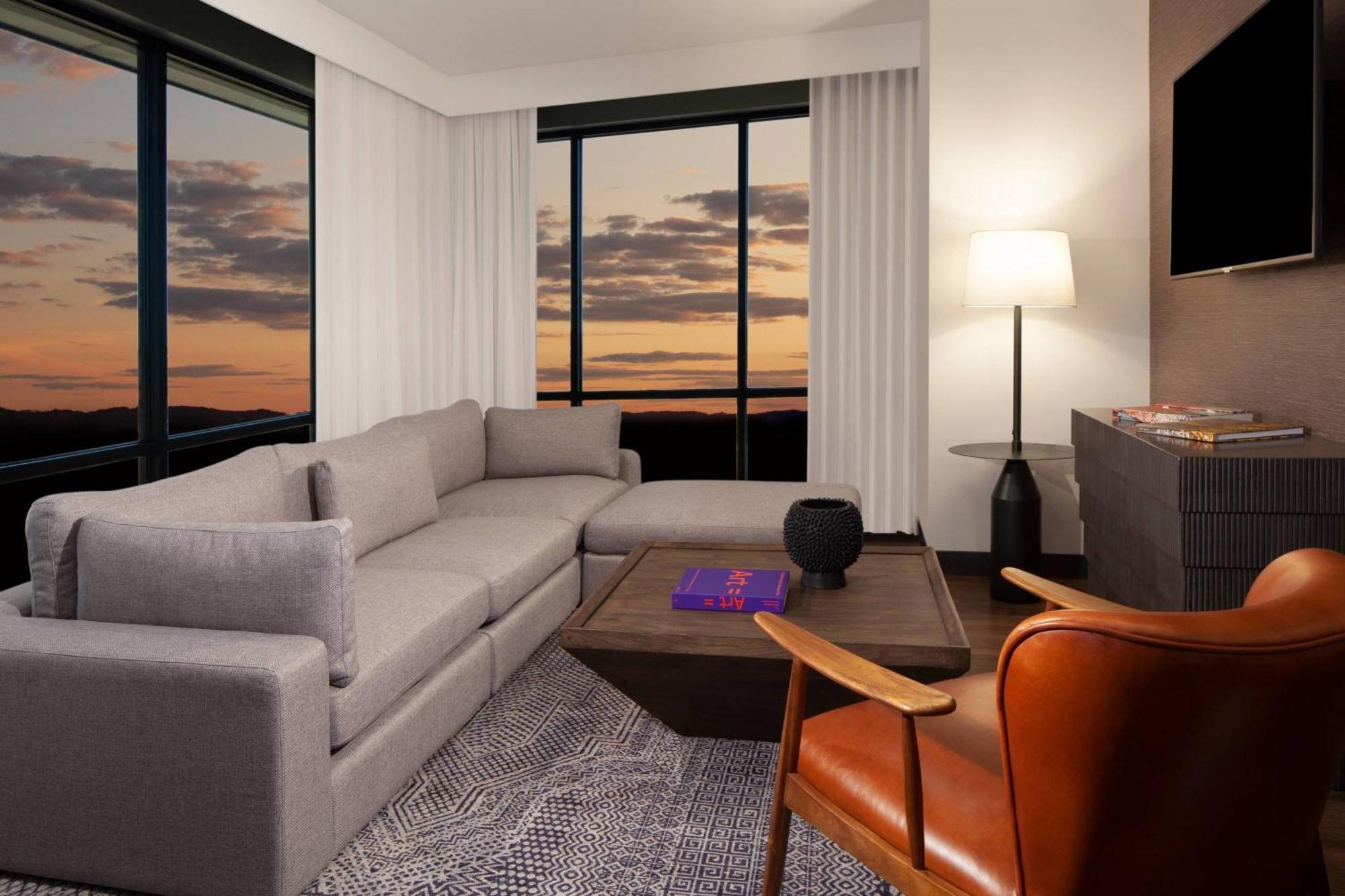 Hotel Delta By Marriott Dallas 4*