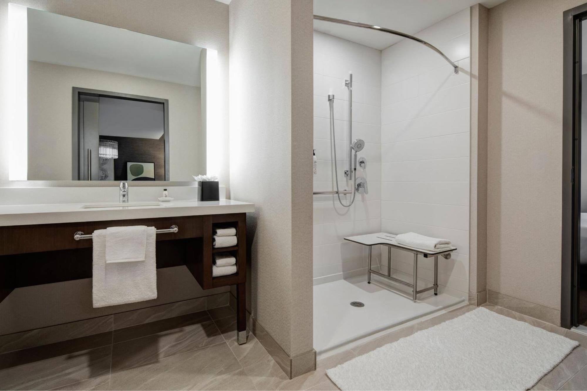 Delta By Marriott Dallas 4*